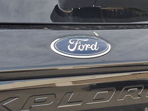 Certified 2023 Ford Explorer ST w/ Equipment Group 401A image 30