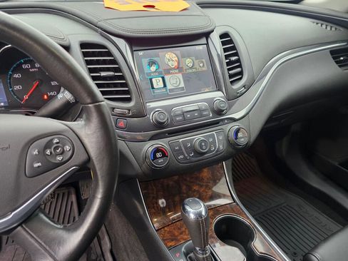 Used 2014 Chevrolet Impala LT w/ Convenience Package image 31