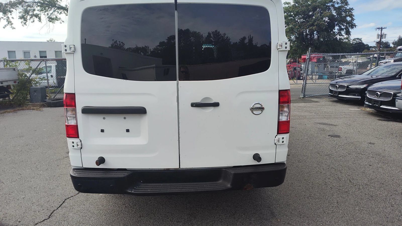 Used 2016 Nissan NV 2500 SV RWD image 4