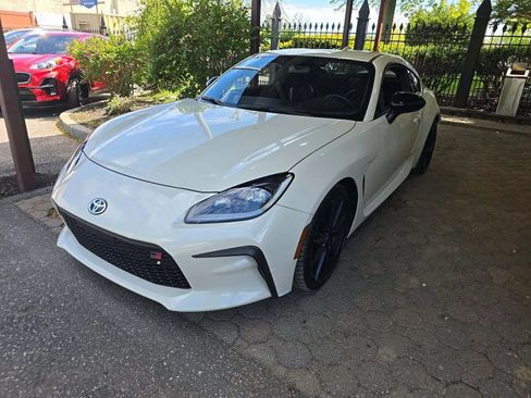 Used 2022 Toyota GR86 Premium w/ ALL Weather Mat Package (TMS) RWD image 1