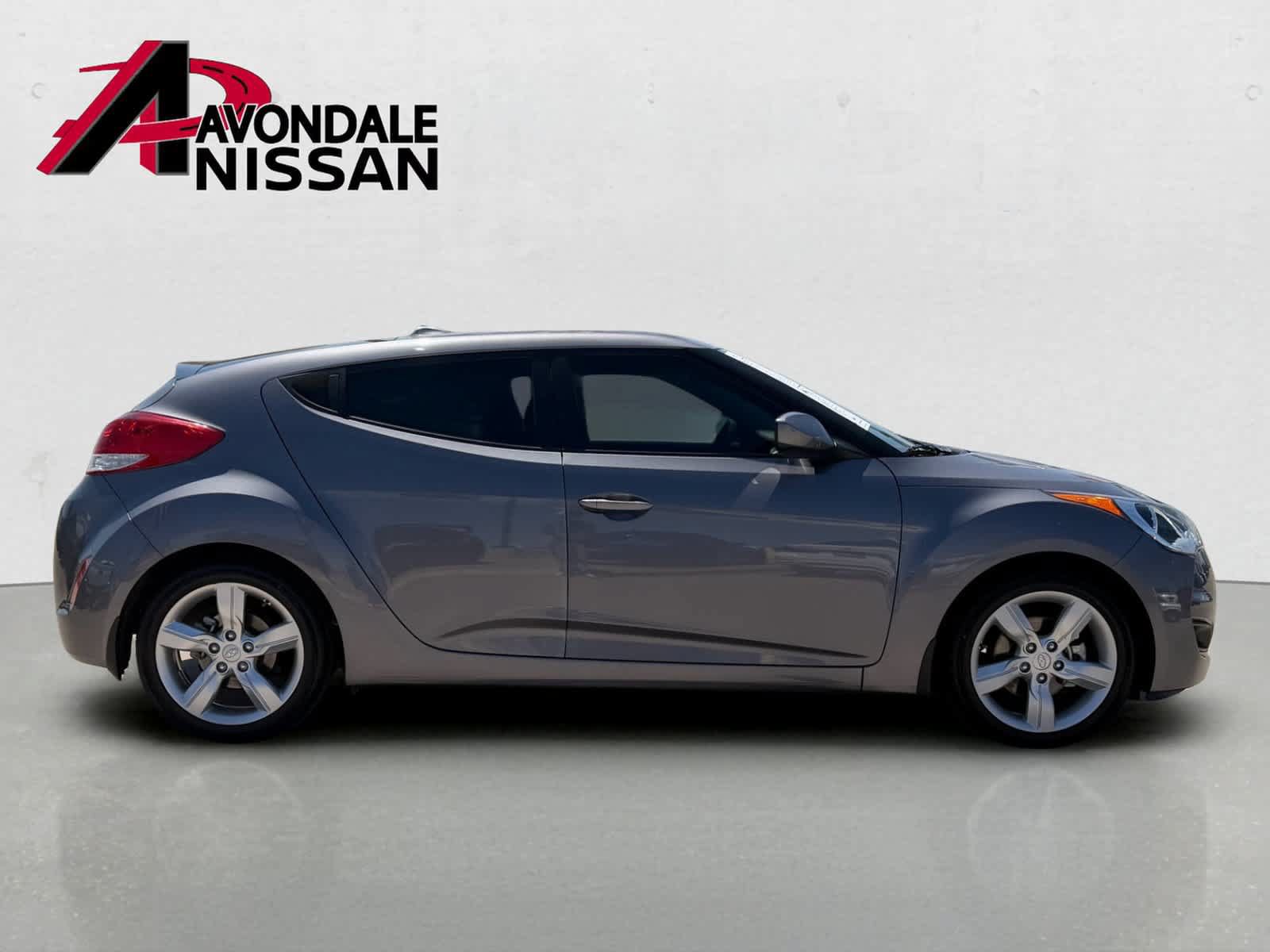 Used 2015 Hyundai Veloster FWD image 7