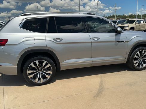 Used 2022 Volkswagen Atlas SEL Premium image 9