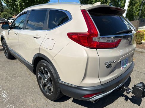 Used 2018 Honda CR-V Touring image 5