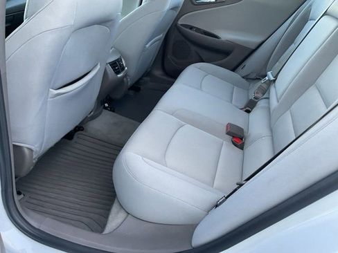 Used 2021 Chevrolet Malibu LT FWD image 18