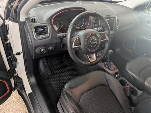 Used 2018 Jeep Compass Trailhawk w/ Navigation Group AWD/4WD image 8