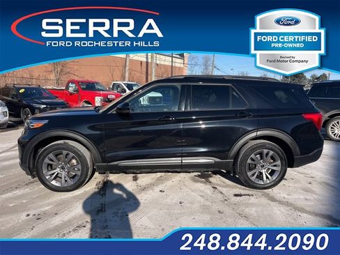 Used 2023 Ford Explorer XLT w/ Equipment Group 202A image 8