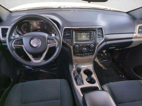 Used 2017 Jeep Grand Cherokee Laredo image 16