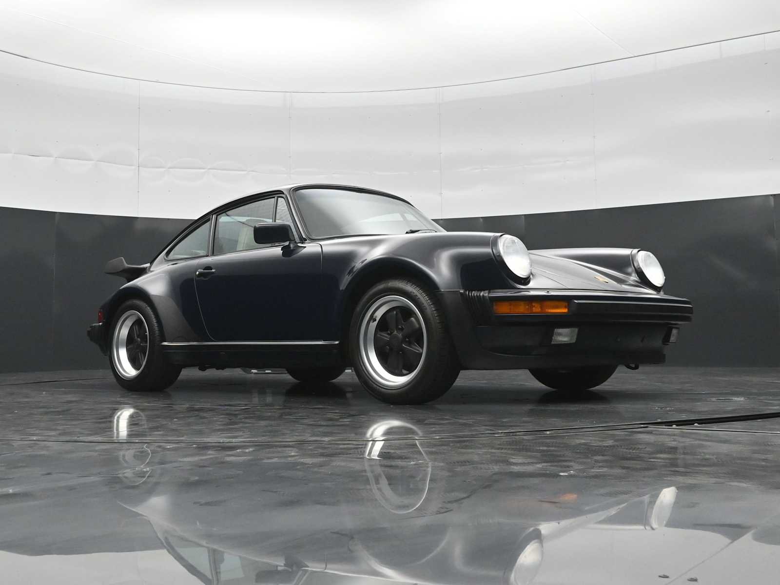 Used 1987 Porsche 911 Carrera RWD image 42