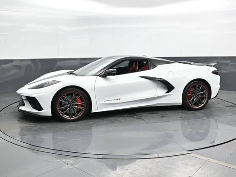Used 2023 Chevrolet Corvette Stingray Premium Conv w/ Z51 Performance Package RWD image 7