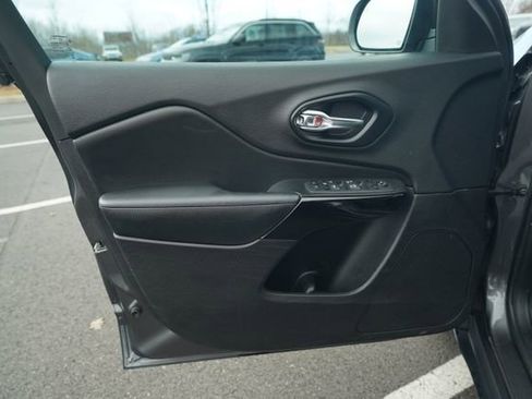 Used 2021 Jeep Cherokee Altitude image 13