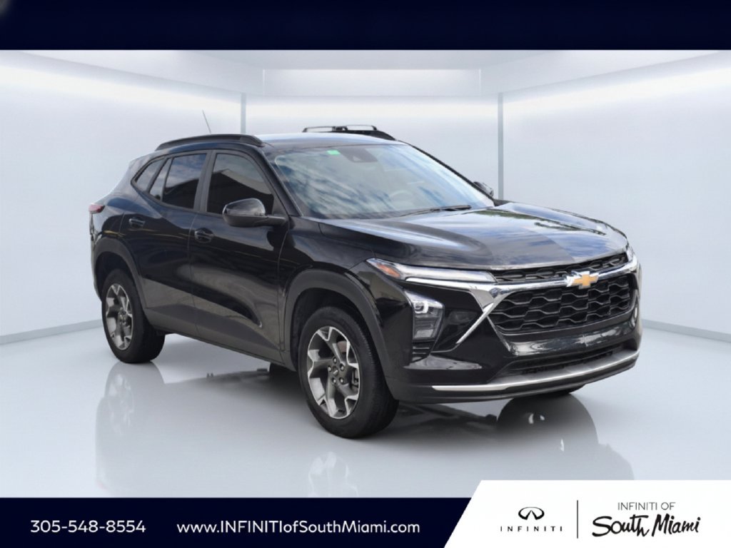 Used 2024 Chevrolet Trax LT FWD image 3