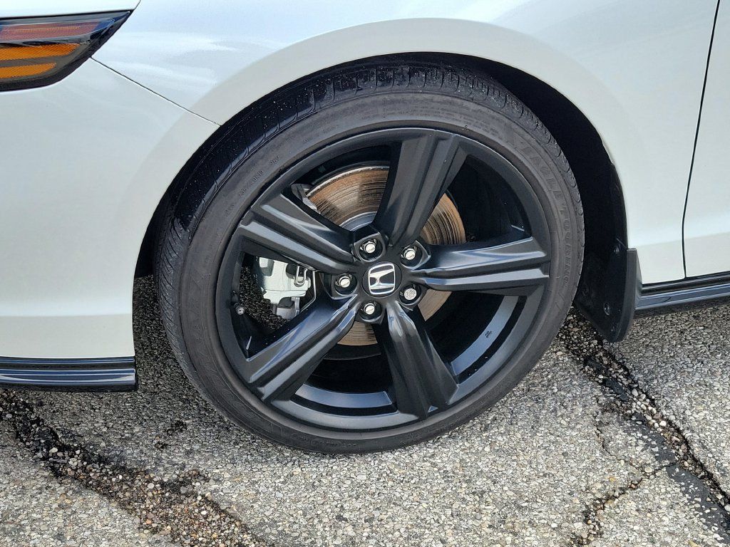 Used 2023 Honda Accord Sport image 9