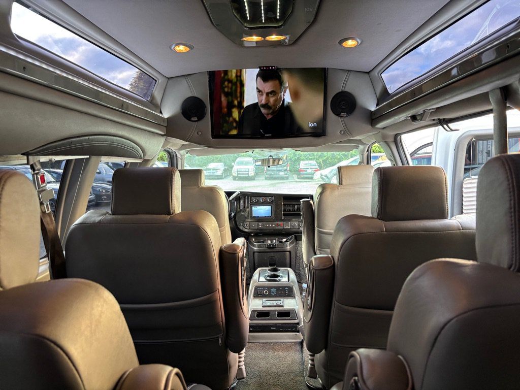 Used 2015 Chevrolet Express 2500 Extended RWD image 2