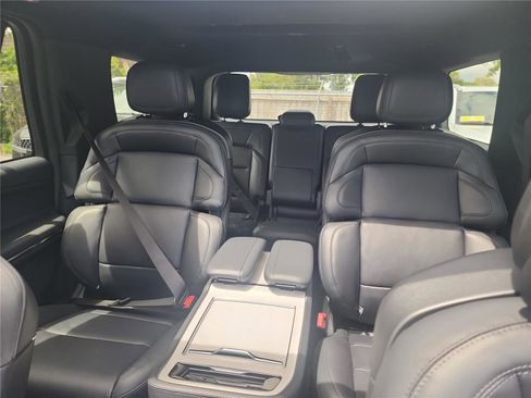 New 2026 Lincoln Navigator Reserve AWD/4WD image 15