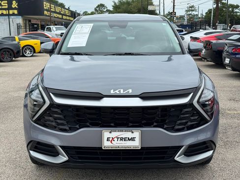 Used 2024 Kia Sportage EX image 4