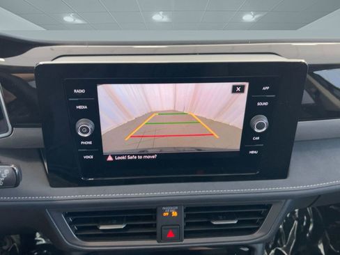 New 2026 Volkswagen Taos SE image 20