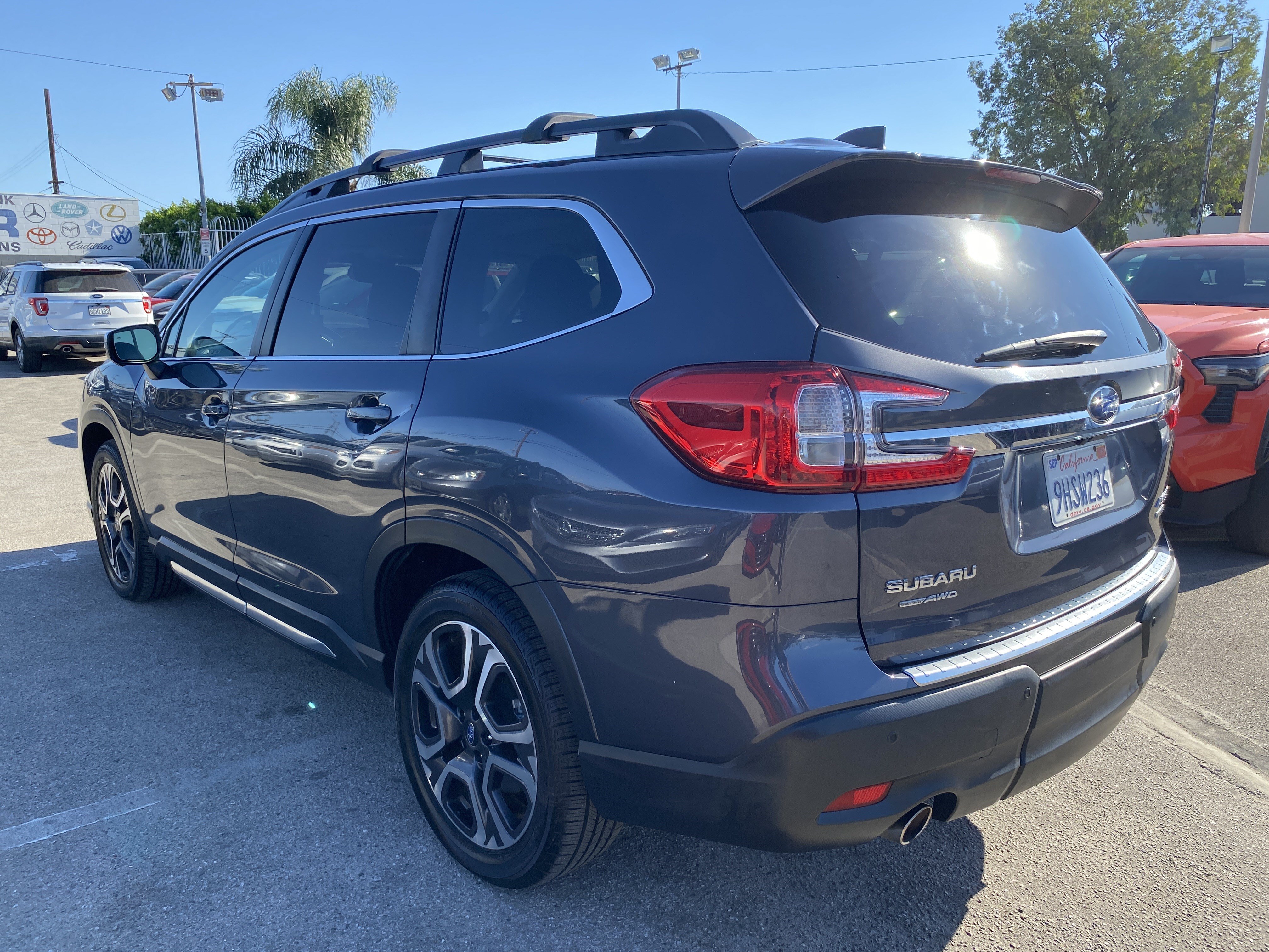 Used 2023 Subaru Ascent Limited w/ Technology Package AWD/4WD image 12