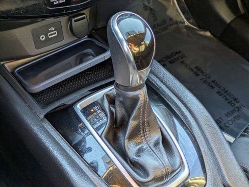 Used 2018 Nissan Rogue SV image 21