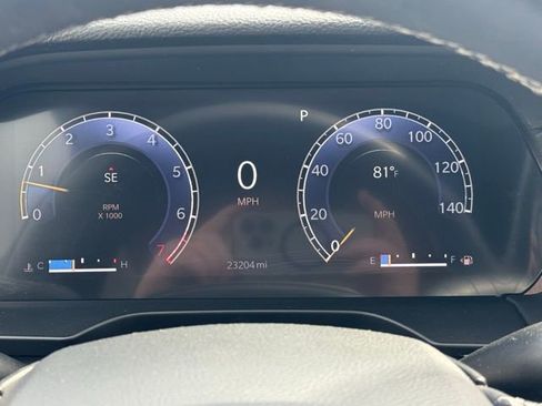 Used 2023 Jeep Grand Cherokee Altitude image 12