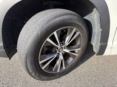 Used 2017 Toyota Highlander LE image 31