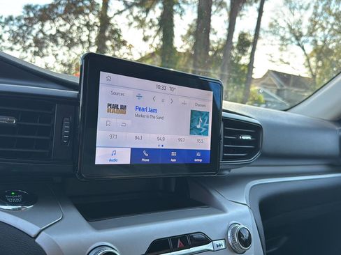 Used 2021 Ford Explorer XLT image 21