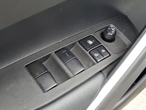 Used 2022 Toyota Corolla Cross LE AWD/4WD image 26
