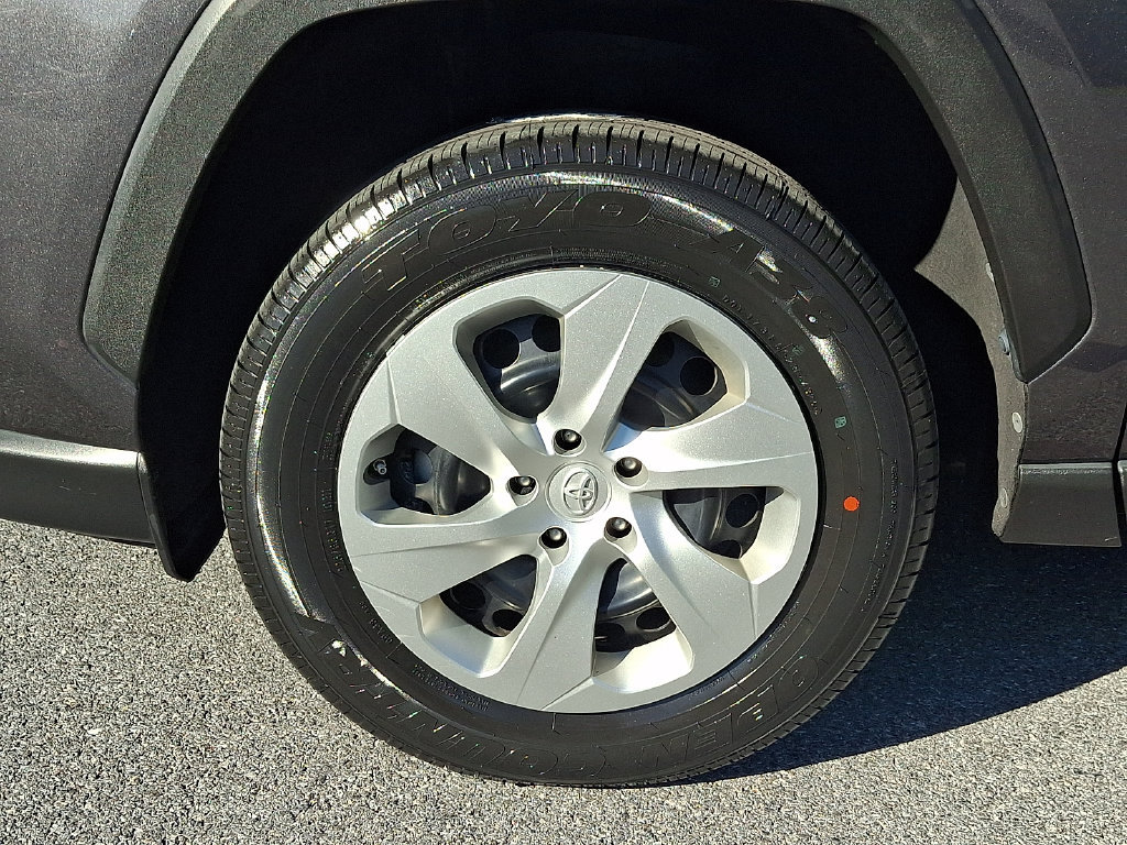 Certified 2021 Toyota RAV4 LE AWD/4WD image 8