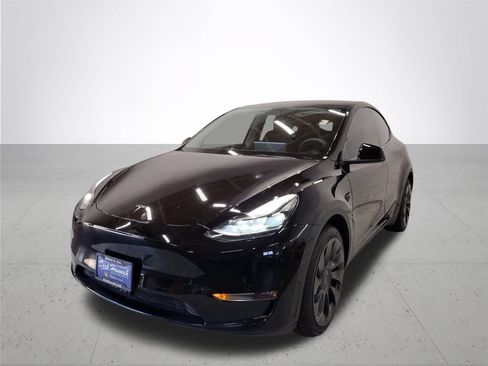 Used 2023 Tesla Model Y Long Range AWD/4WD image 2