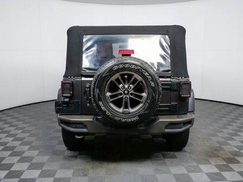 Used 2017 Jeep Wrangler Sahara image 10