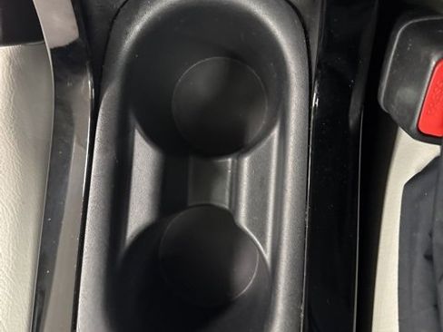 Used 2020 Toyota Corolla LE image 31