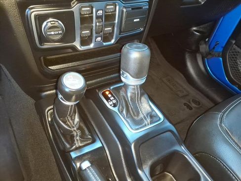 Used 2022 Jeep Wrangler Unlimited Sahara w/ Cold Weather Group image 24