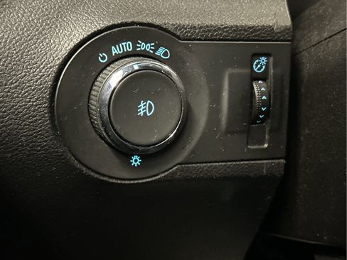 Used 2015 Chevrolet Camaro LT image 39