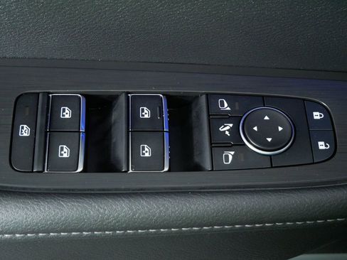 Used 2025 Nissan Armada Platinum Reserve image 16