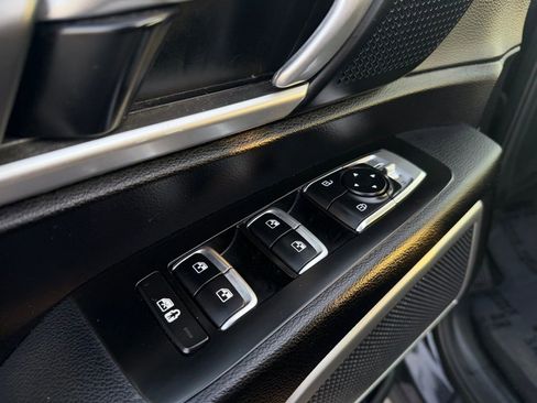 Used 2020 Kia Telluride LX FWD image 12