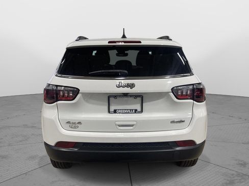 Used 2023 Jeep Compass Latitude image 7