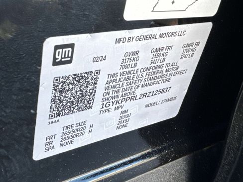 Certified 2024 Cadillac Lyriq Luxury AWD/4WD image 30