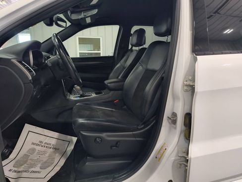 Used 2019 Jeep Grand Cherokee Altitude AWD/4WD image 22