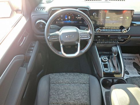 Used 2024 Chevrolet Colorado Z71 w/ Z71 Convenience Package 2 image 22