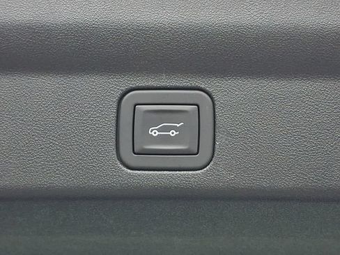 Certified 2025 Cadillac Escalade IQ Luxury 2 w/ LPO, Premium Carpet Package AWD/4WD image 29