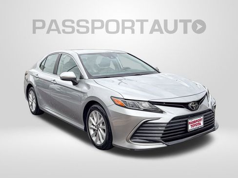 Used 2023 Toyota Camry LE image 8