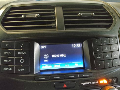 Used 2018 Ford Explorer XLT image 25