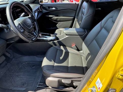 Certified 2024 Chevrolet Trax RS w/ Sunroof Package FWD image 8