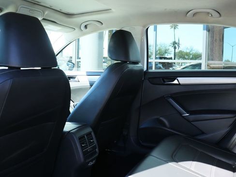 Used 2022 Volkswagen Passat 2.0T SE image 31