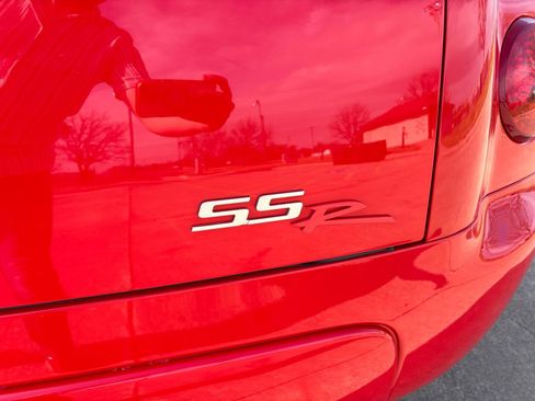 Used 2003 Chevrolet SSR w/ Preferred Equipment Group RWD image 38