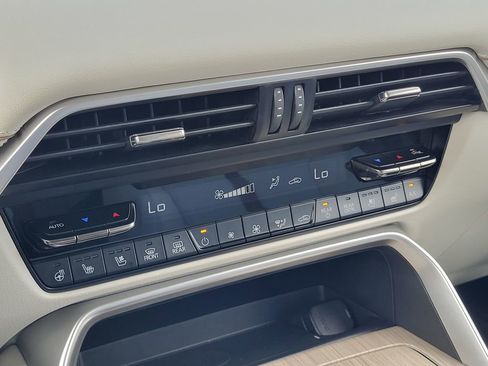 Used 2025 MAZDA CX-90 Plug-In Hybrid w/ Premium Plus image 17