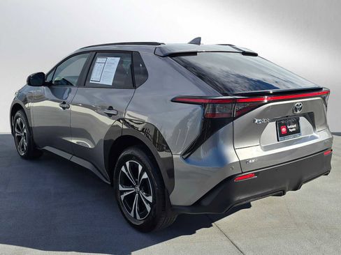 Used 2024 Toyota bZ4X XLE w/ Weather Package image 5