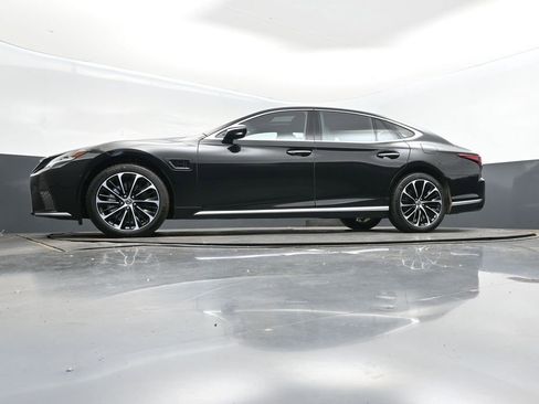 Used 2023 Lexus LS 500h AWD w/ Luxury Package image 40