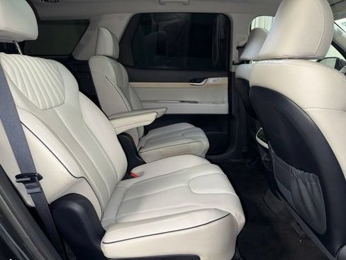 Used 2024 Hyundai Palisade Limited AWD/4WD image 23