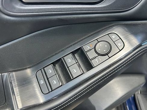 Used 2025 Nissan Rogue SV FWD image 15