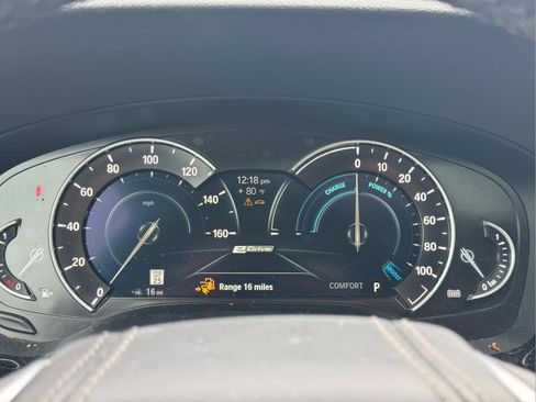Used 2019 BMW 530e w/ Premium Package RWD image 24